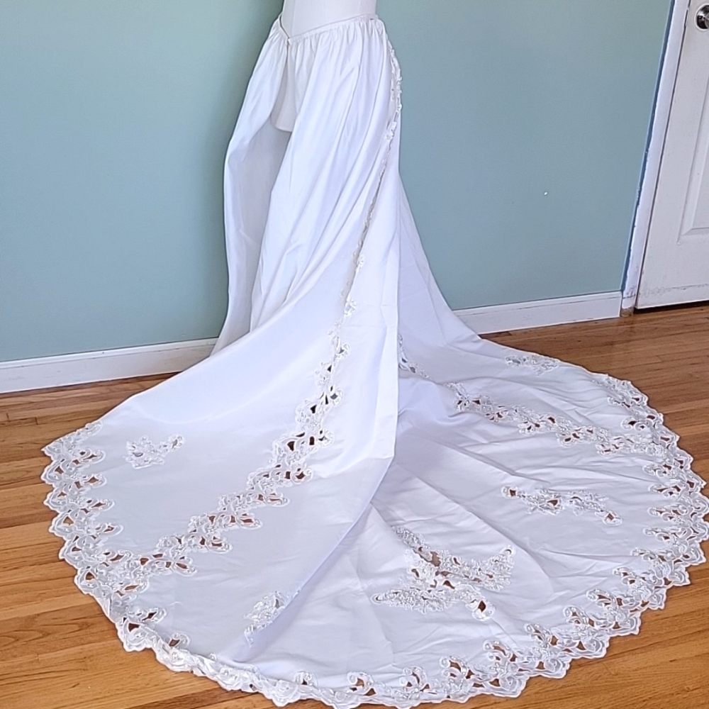 Removable Wedding Train - Picture 2 of 14